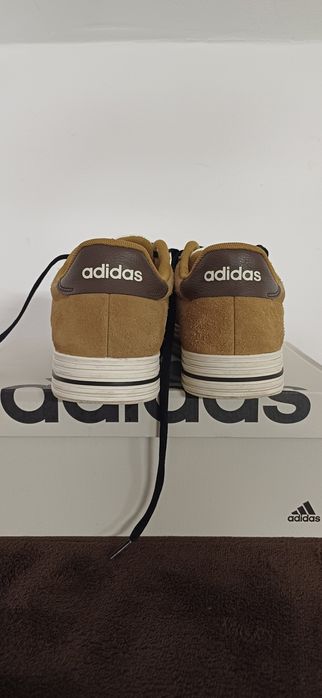 ADIDAS nou (negociabil)