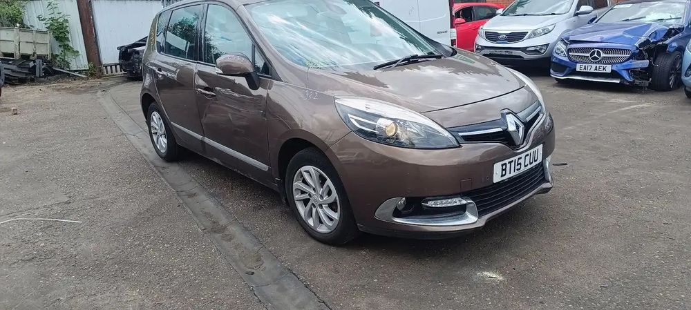 Dezmembrari / Dezmembrez Renault Scenic 3 1.5 K9K (837) cutie viteze DC4 (001) cod culoare TECNB - BROWN
