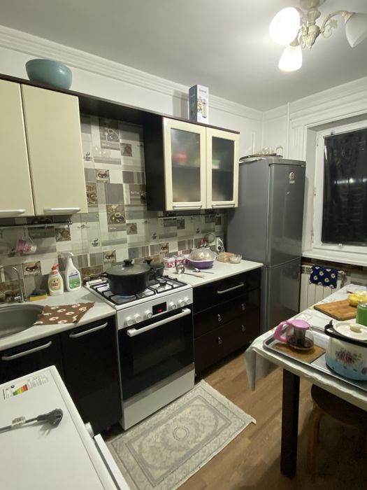 Подселение бір қыз или ұл қажет