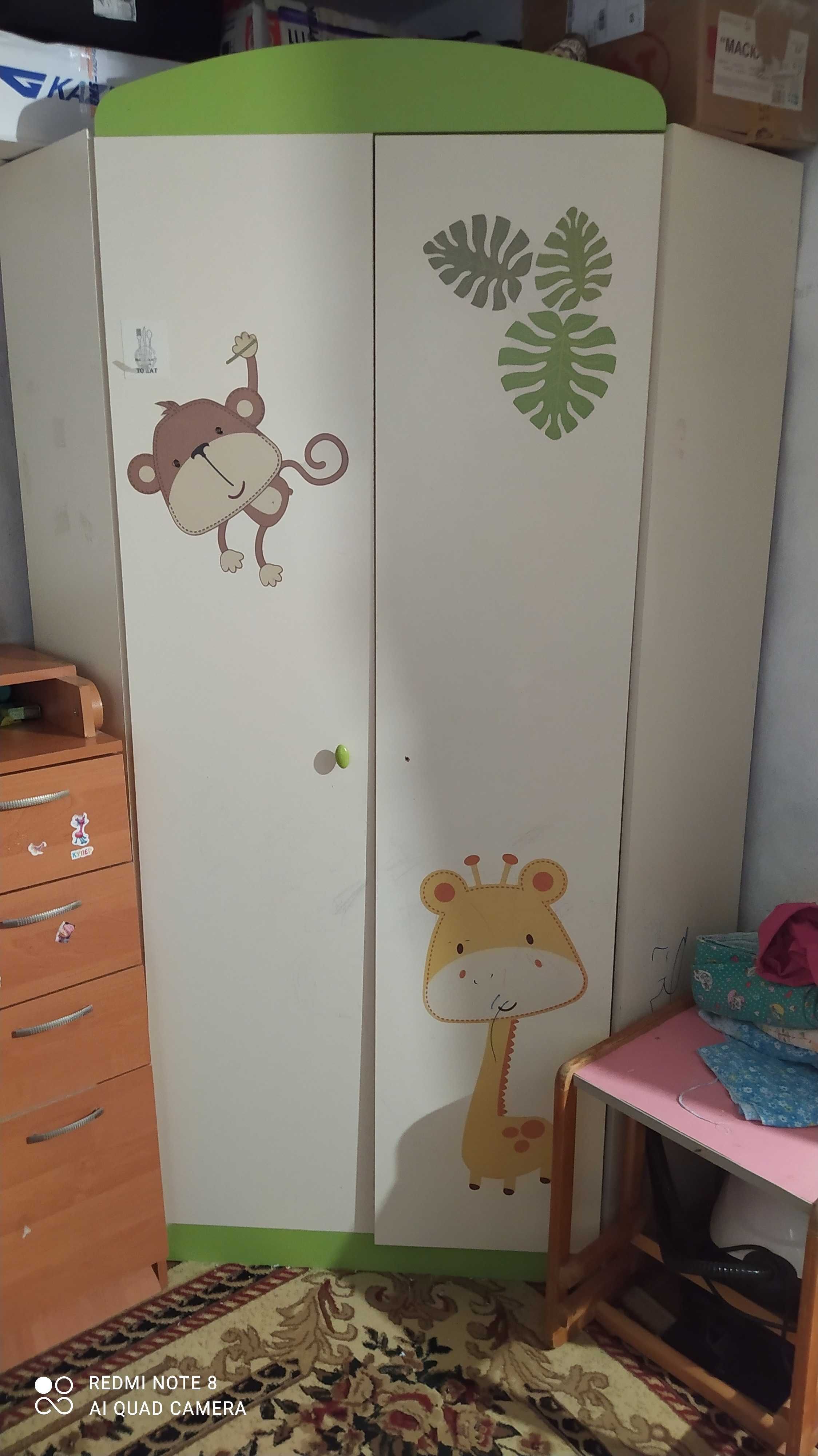 Шкаф угловой для малышей