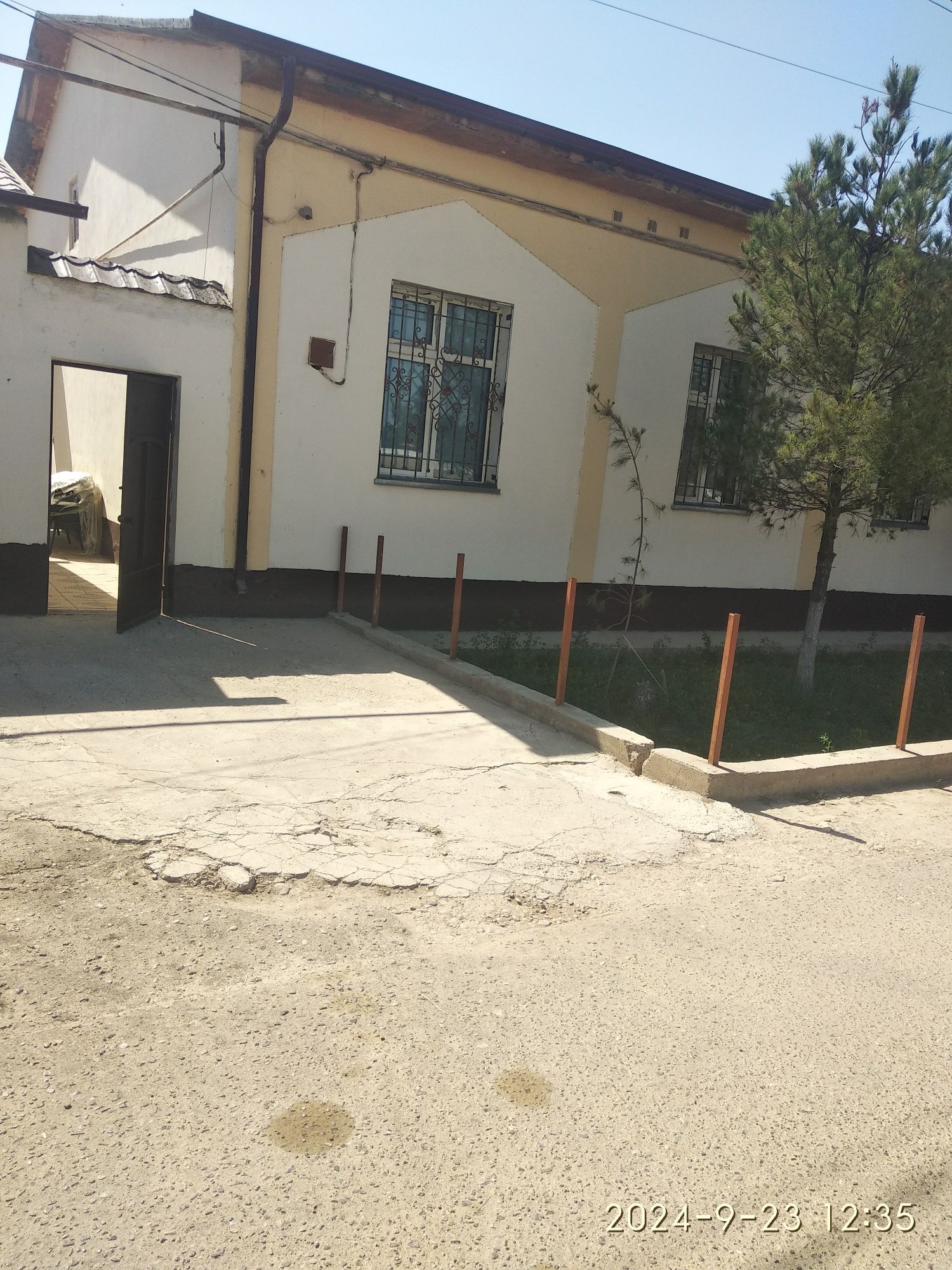 Ховли сотилади.каршишахар