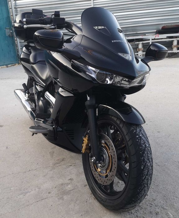 Продавам HONDA DN-01