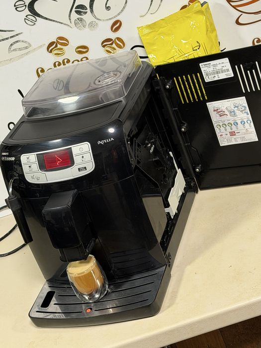 Кафемашина кафе автомат Saeco Philips intelia с гаранция
