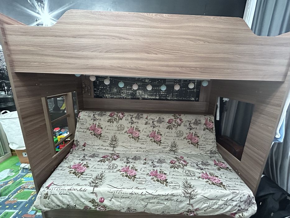 Продам 2-х ярусную кровать-диван