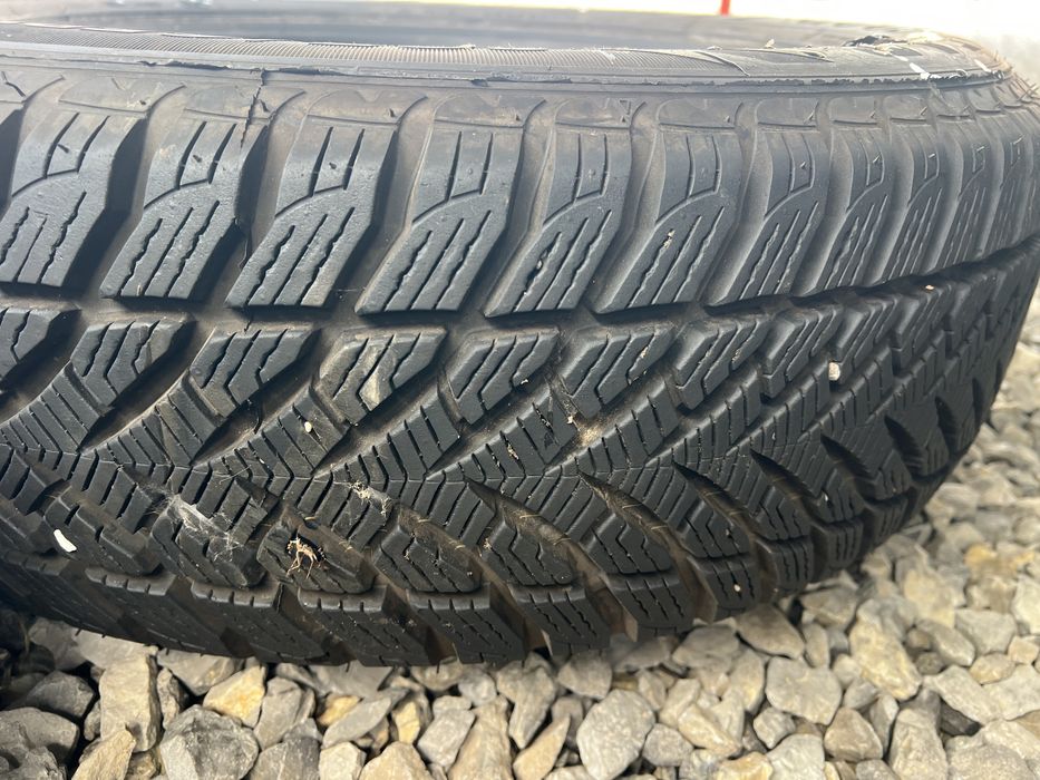 Goodyear 225 65 17