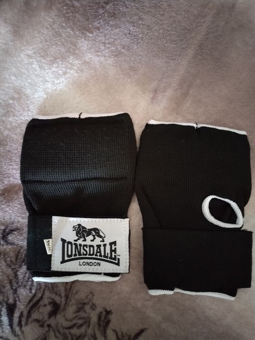Боксови + вътрешни ръкавици Lonsdale 16Oz