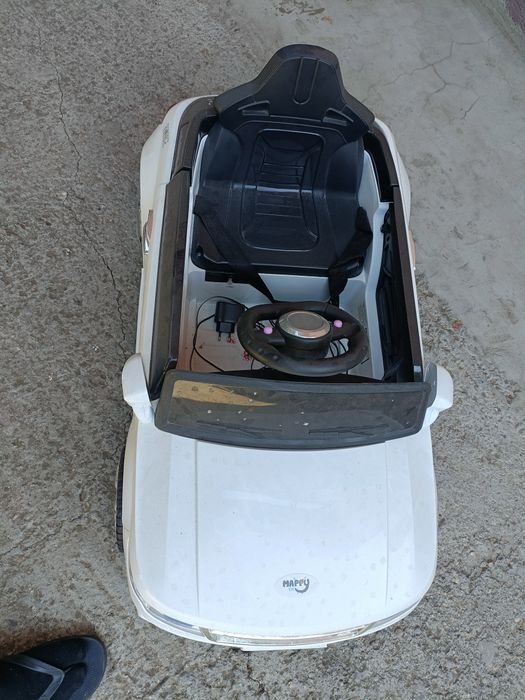 Vând mașinuță electrică