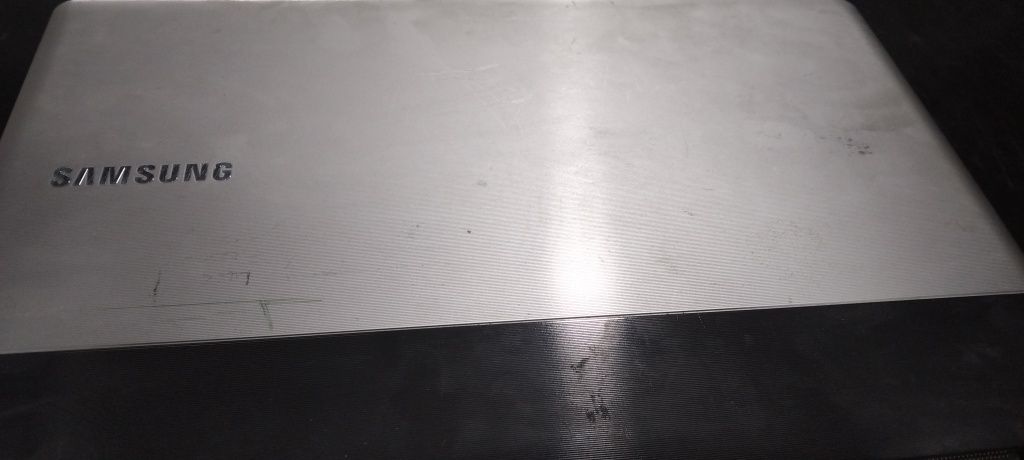 Noutbuk samsung model