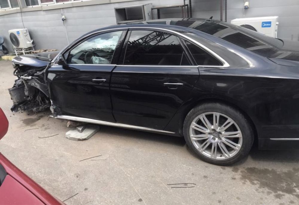 Audi a8 4.2TDI на части