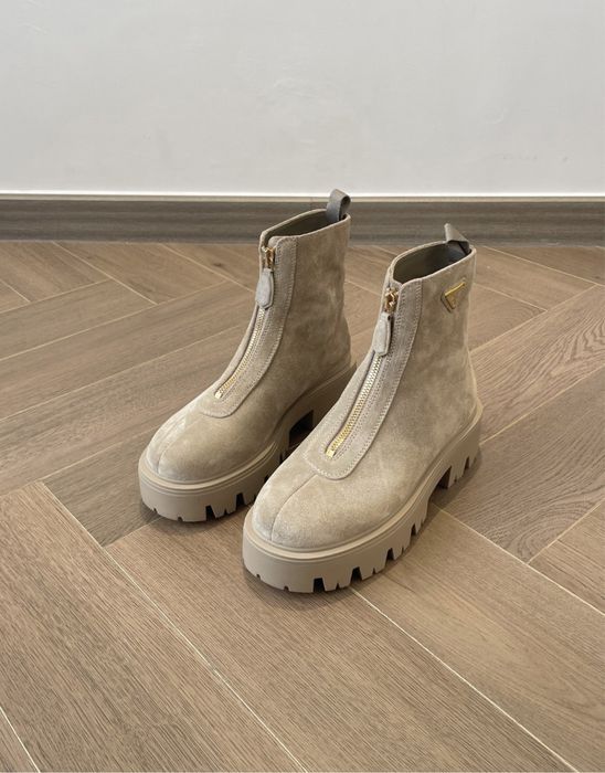 Prada боти велур