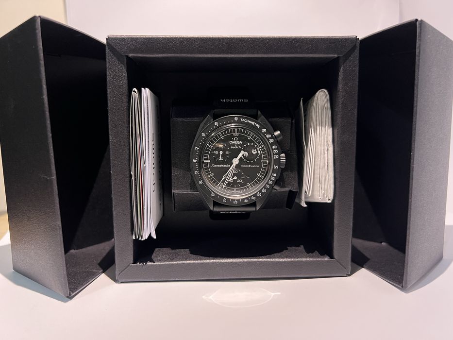 Omega Swatch Mission to the moon moonphase snoopy edition