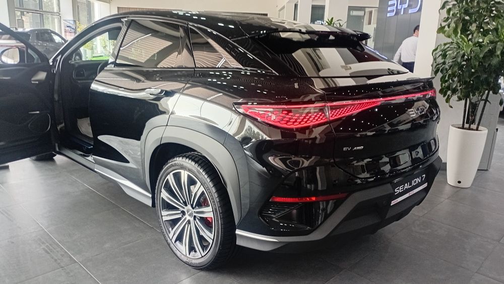 Byd Sealion 7 Andijon Byd salonida sotuvda mavjud