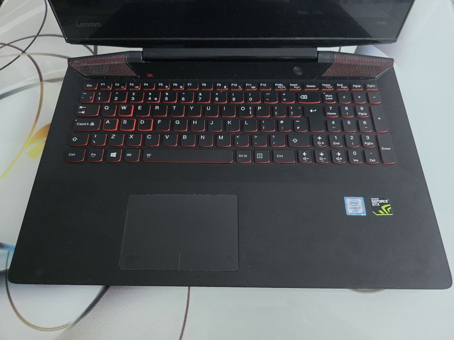 Lenovo y700 15isk