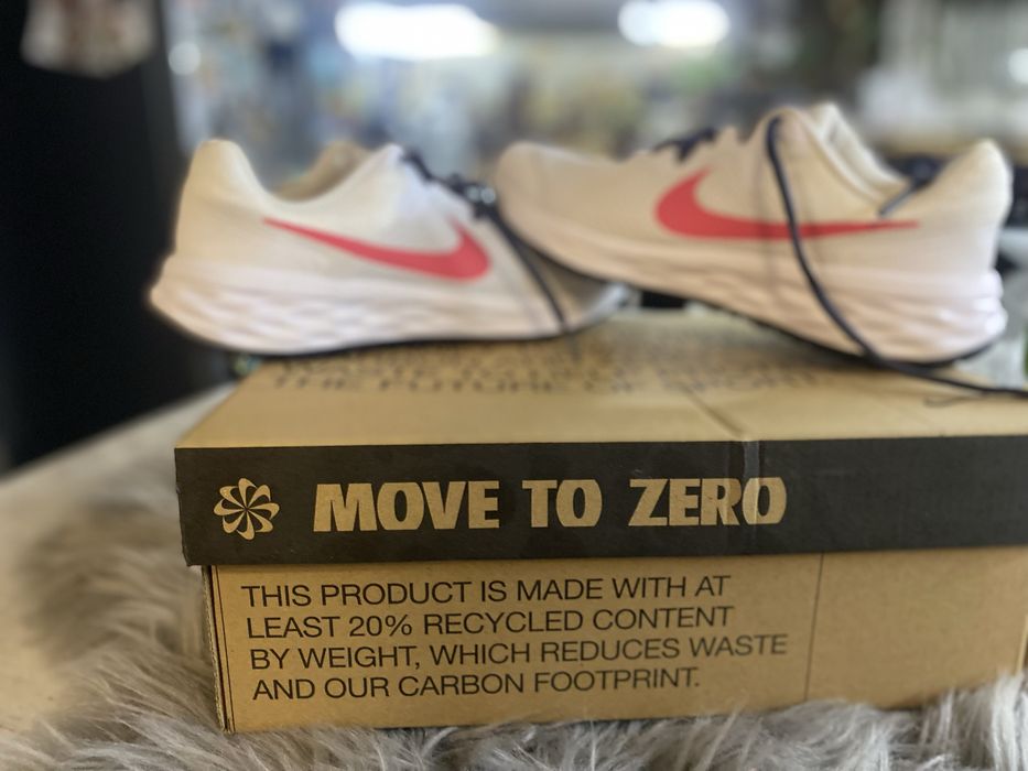 Оригинални Маратонки на NIKE номер 38