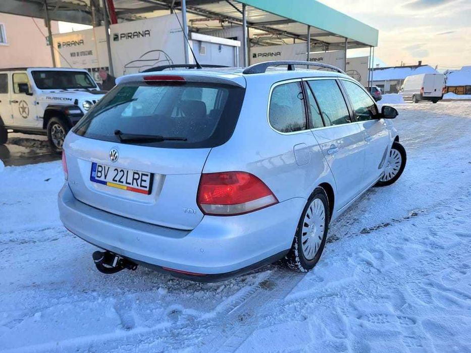 Vând sau schimb golf 5
