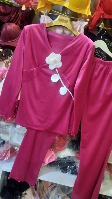 Pinuar Ayollar tungi  kiyimi