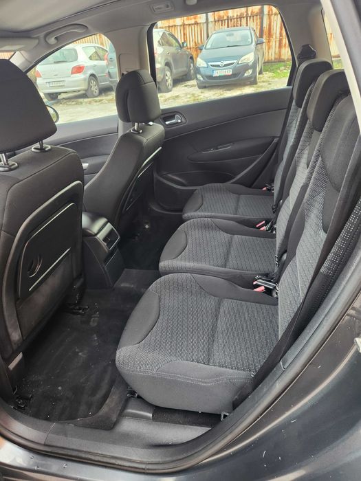 Пежо 308 SW 1.6 бензин много запазено отвън и отвътре