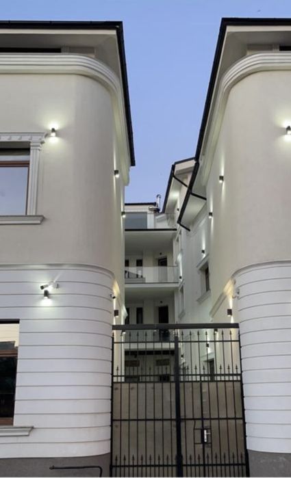 CASA vanzare/CENTRU VECHI/ 8 apartamente la cheie/tot  inchiriat