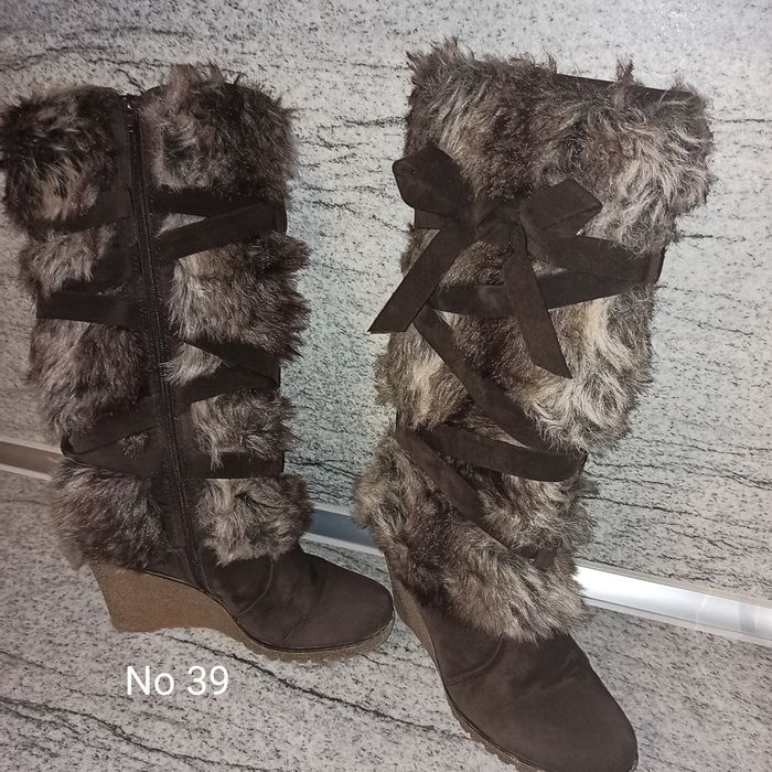 Ботуши с пухчета