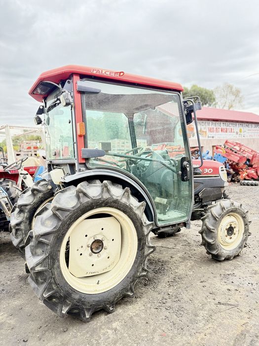 Tractor japonez Mitsubishi GO 30 CP. + Clima