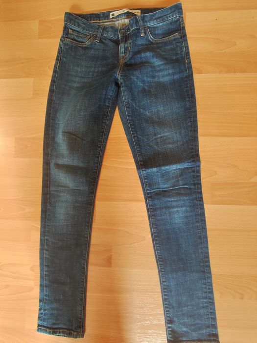 Дънки GAP номер 26 на 30 два пъти слагани