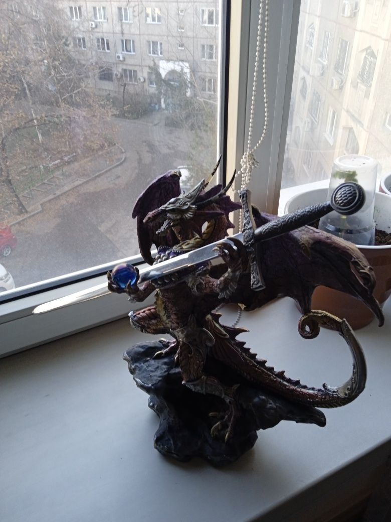 Статуэтка дракона