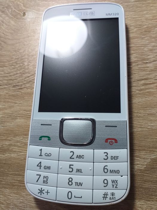 Vand telefoane cu butoane/taste