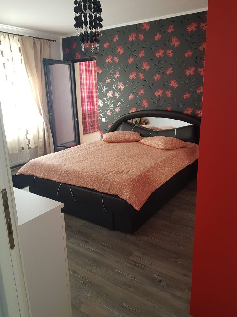 Închiriez apartament 2 camere