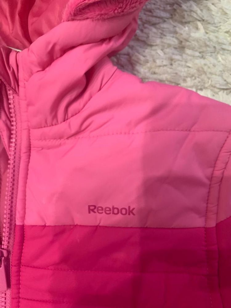 Geaca roz Reebok noua, 9-10 ani, nu Nike, zara , puma, mango