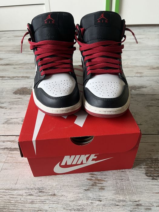 Jordan 1 mid red and white