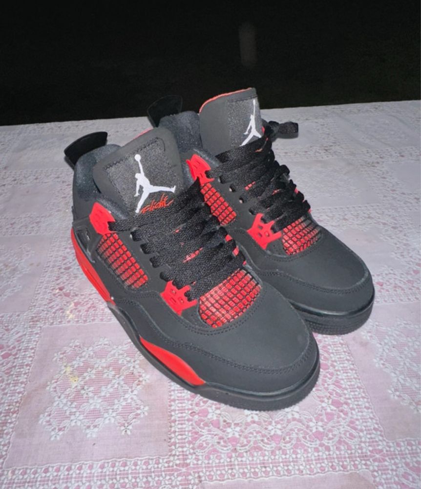 Jordan 4 red thunder