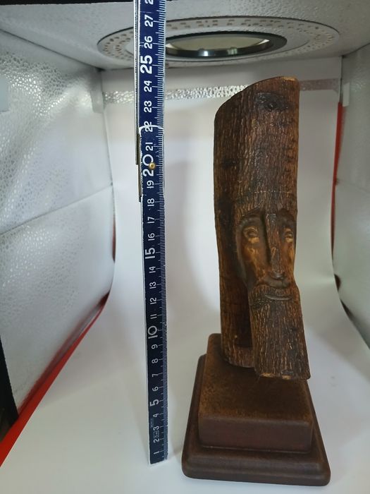 Sculptura în lemn,unicat,realizata de un soldat în 1946.