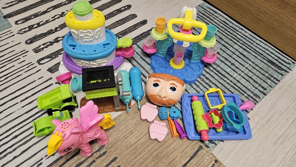 6 наборов Play doh