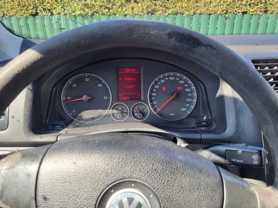 Vând autoturism  VW GOLF 5
