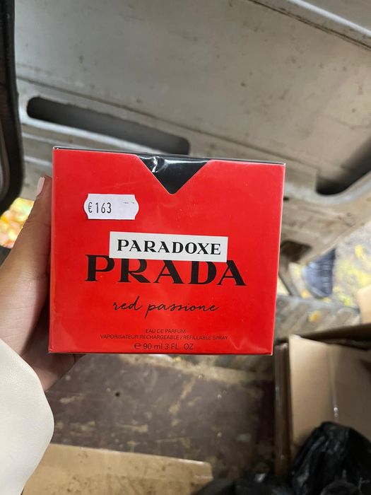 prada paradox red passione