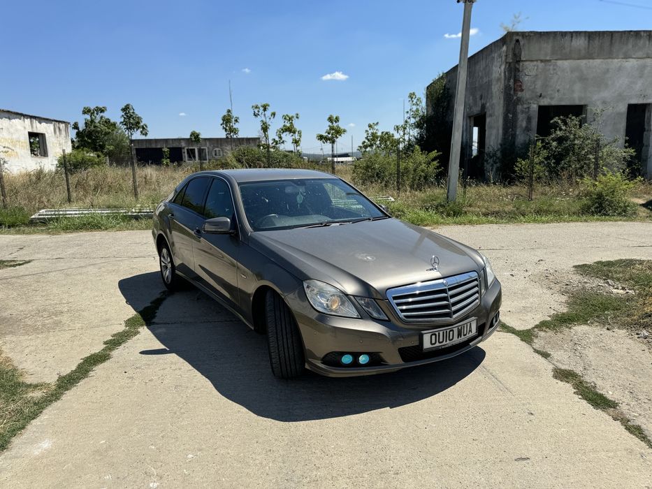 Dezmembrez Mercedes E220 W212