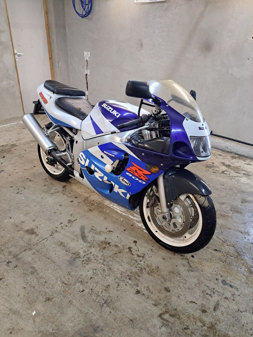 Suzuki gsx 600 r