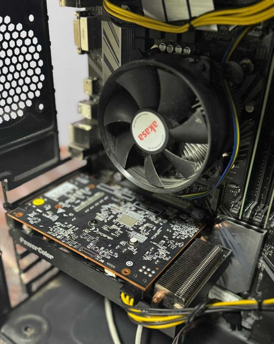 PC Desktop: Intel i5 9600K, 16GB Ram, Radeon RX6500XT GDDR6 4GB, 256GB