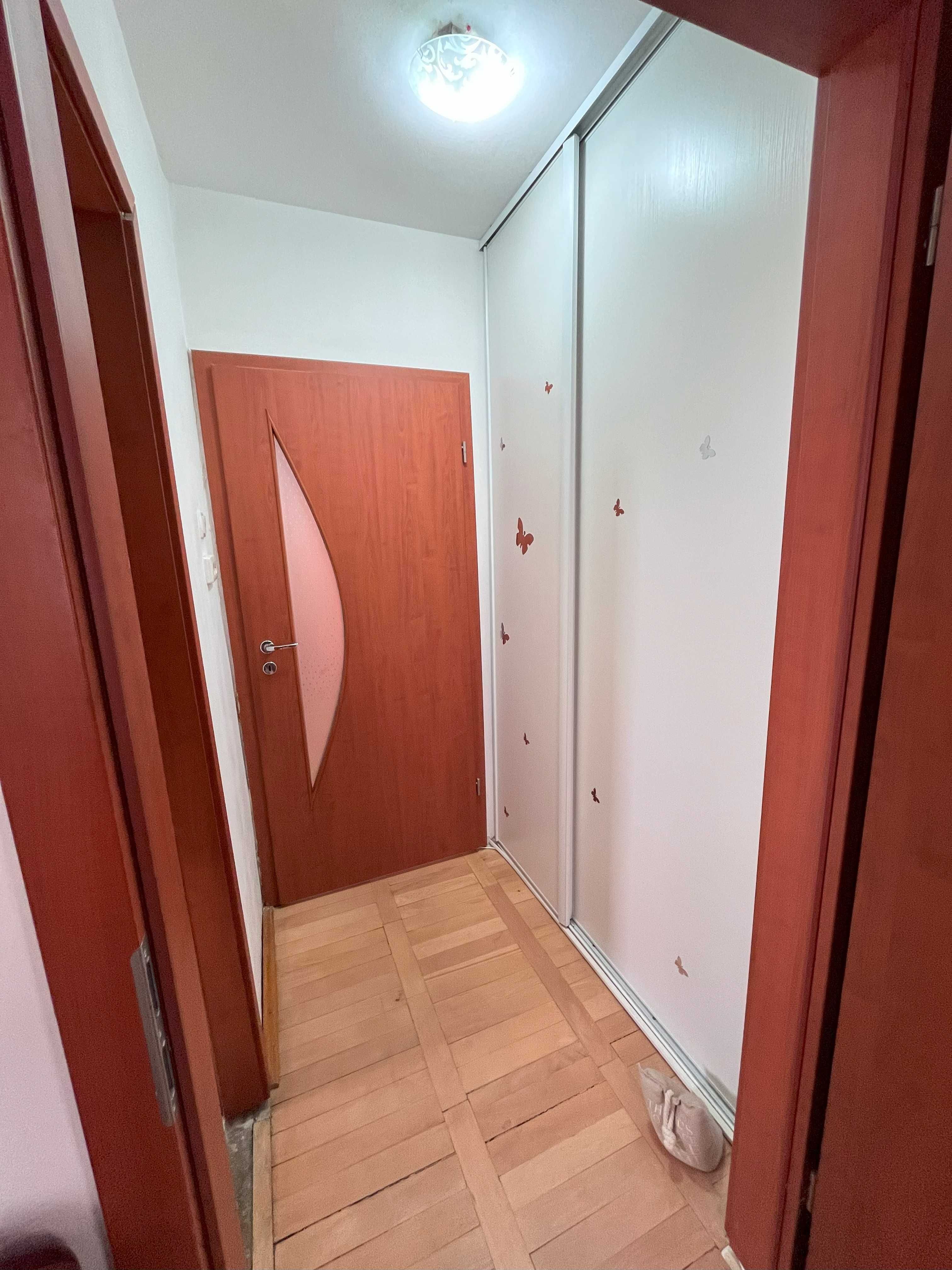 Apartament de vanzare 3 camere - Calea Sagului