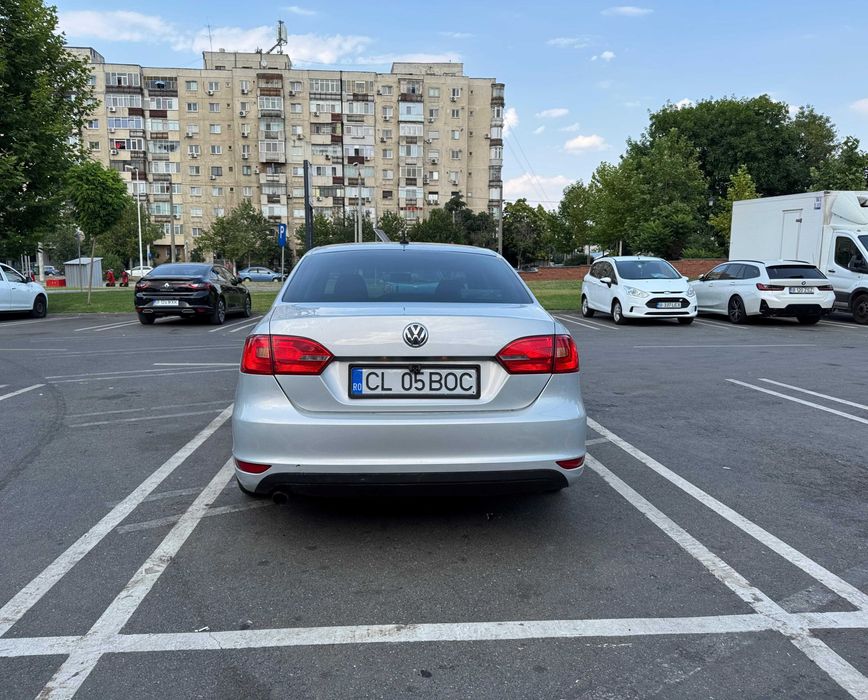 Volkswagen Jetta 2012 1.6 TDI cu trapa