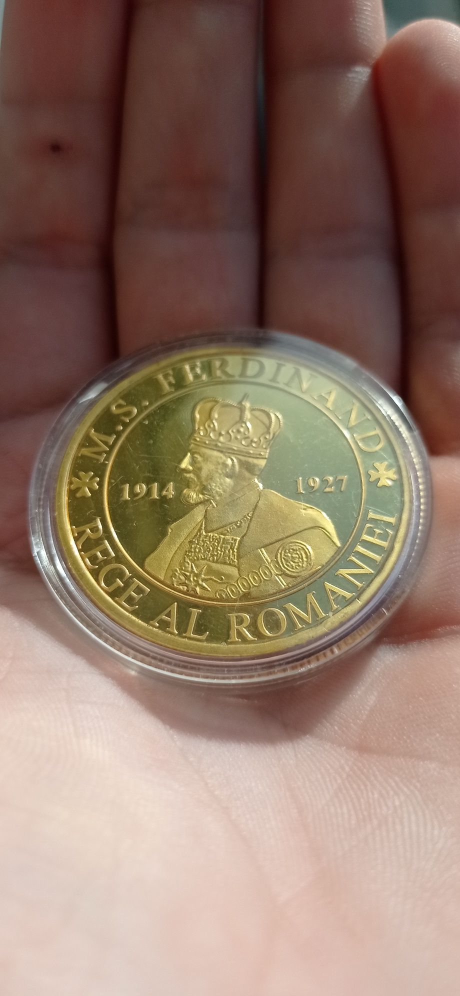 Vând moneda de aur