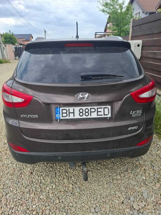 Vand Hyundai ix35 an 2014 luna 11
