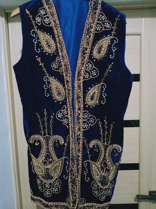 Продается Кажекей и шапаны.