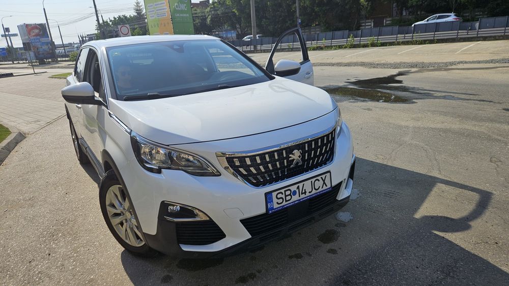 Vând Peugeot 3008