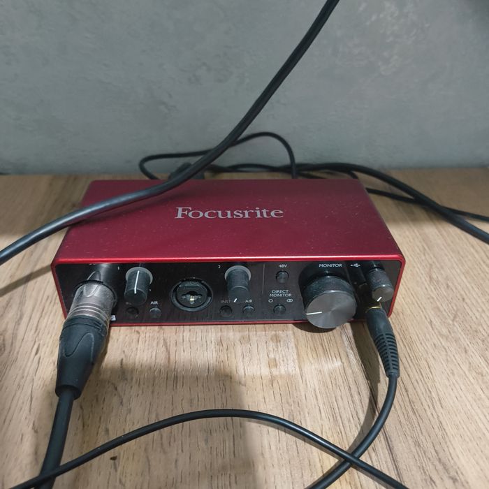 Звуковая карта focusrite 2i2 3genи