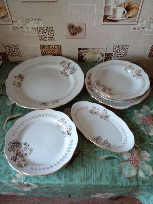 Продам столовую посуду