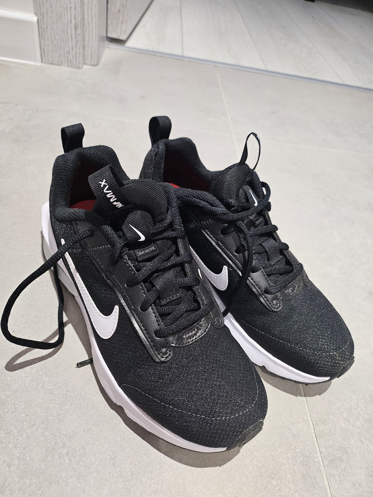 Дамски маратонки Nike