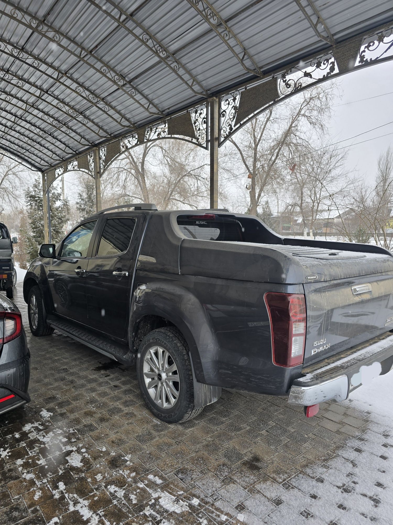 Isuzu D-MAX Full