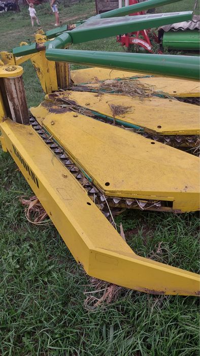 Vând masă siloz porumb si masă siloz fân John Deere