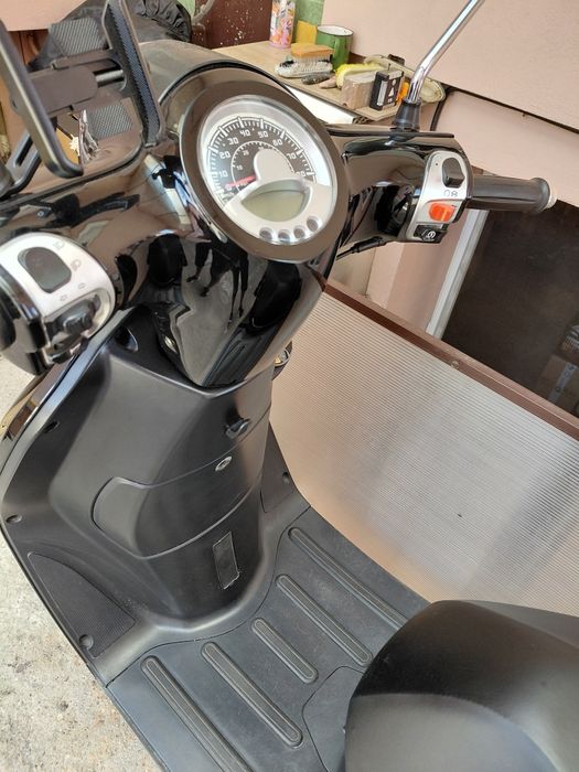 Vând Scuter Explorer Cruser 50